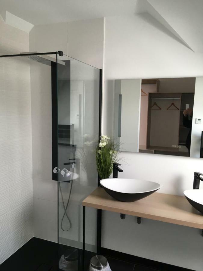 סרזו Villa Charles & Ashton מראה חיצוני תמונה